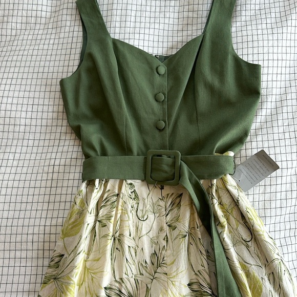 Gal Meets Glam Rachel Button-Front Jumpsuit - Picture 5 of 7